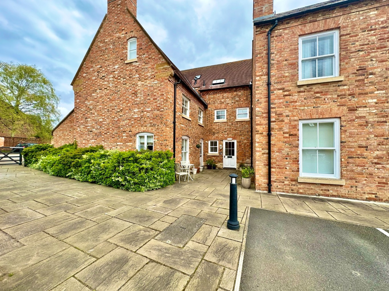 Two Bedroom First Floor Apartment For Sale in Weedon