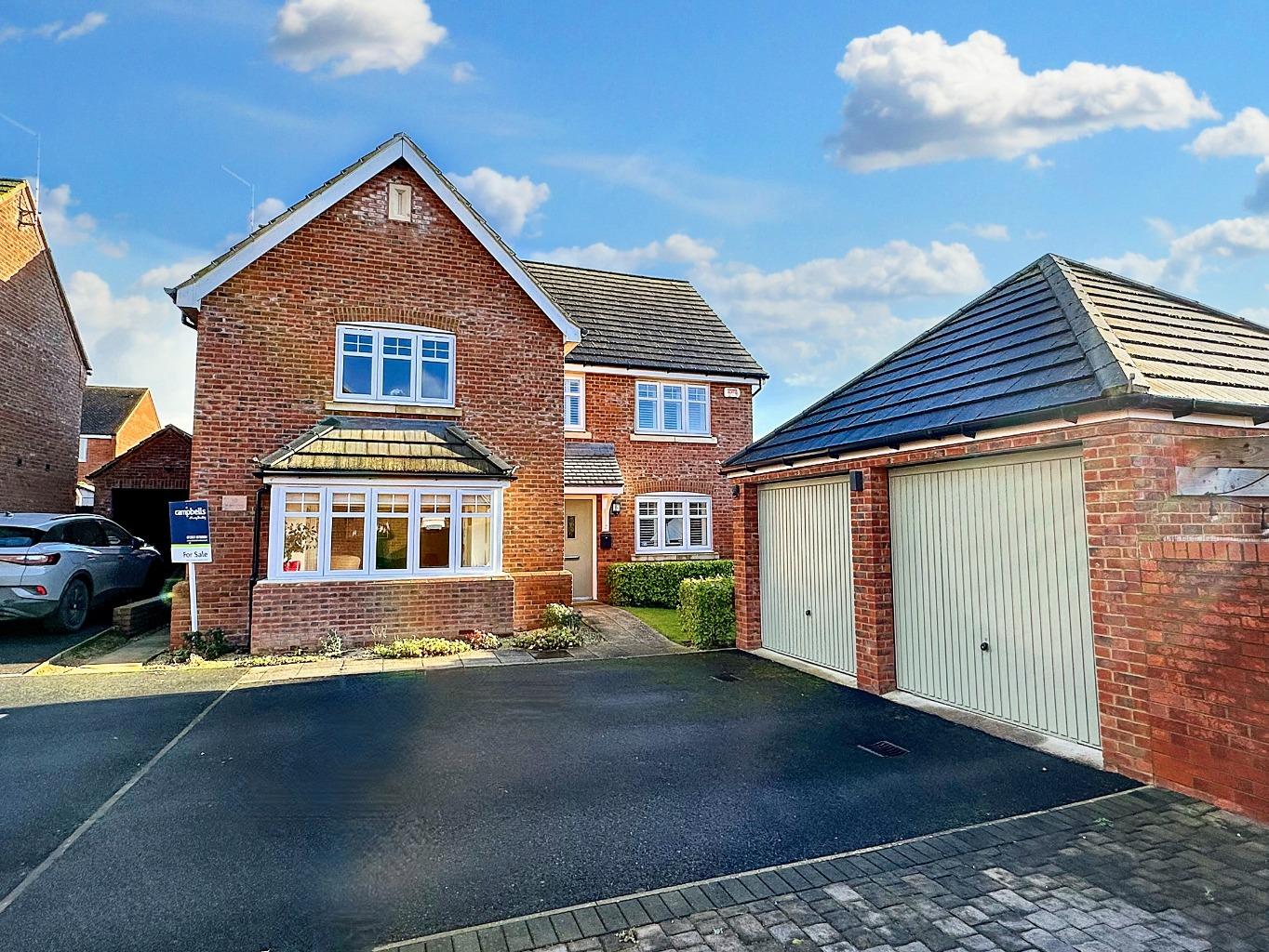 Five Bedroom Detached Property For Sale in Long Buckby, Northamptonshir